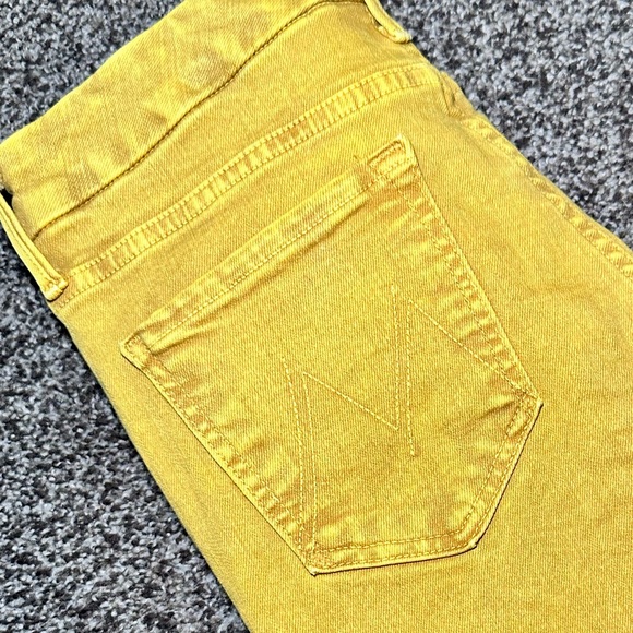 EUC MOTHER Mineral Yellow Wash Denim The Looker Ankle Snippet Jeans - Picture 13 of 17